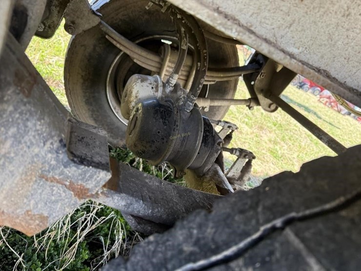 2002-great-lakes/gruetts-36’-silage-trailer-image-8