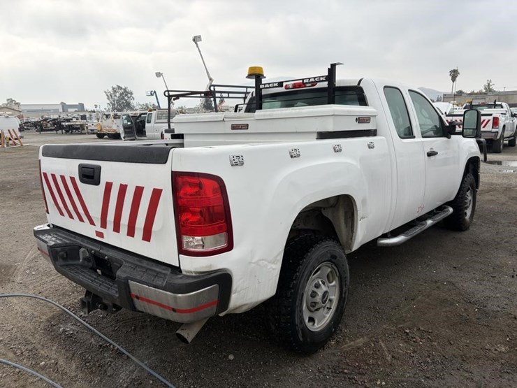 2012-gmc-sierra-2500-image-3