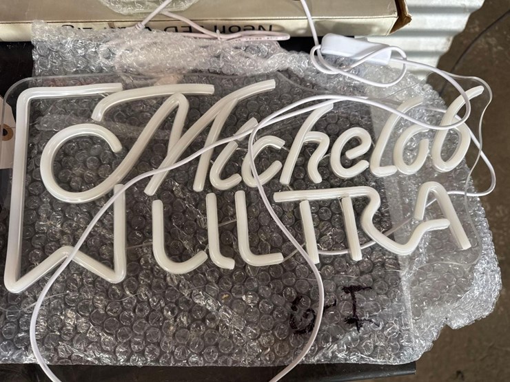 new-michelob-ultra-17in-x-7in-led-light-works-image-2