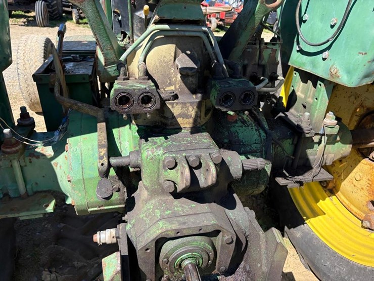 john-deere-2840-image-12