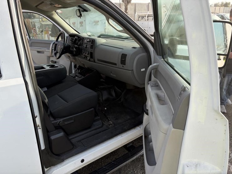 2012-gmc-sierra-2500-image-9