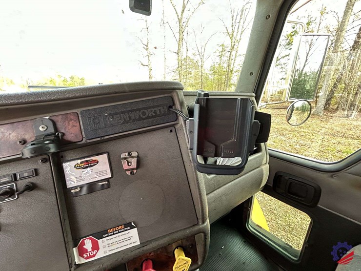 2005-kenworth-t300-image-74