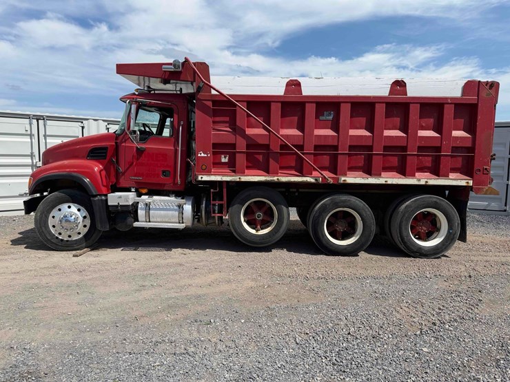 2007-mack-granite-gu713-image-3