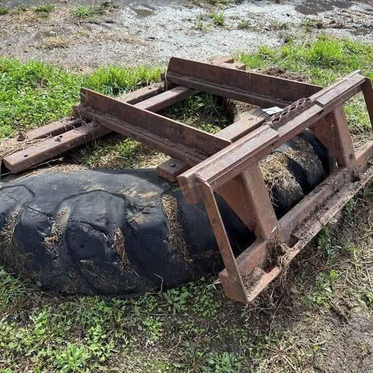 Universal Attach Tire Pusher