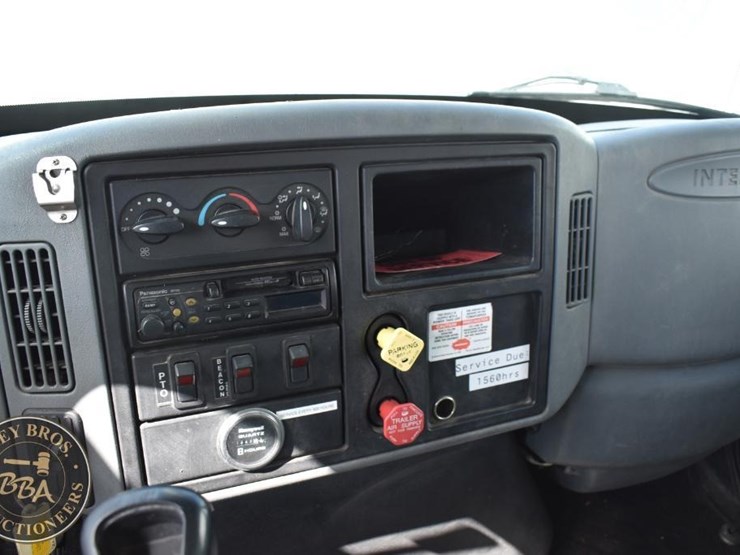 2005-international-durastar-4300-image-34
