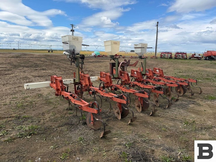 6-row-s-tine-cultivator-image-3