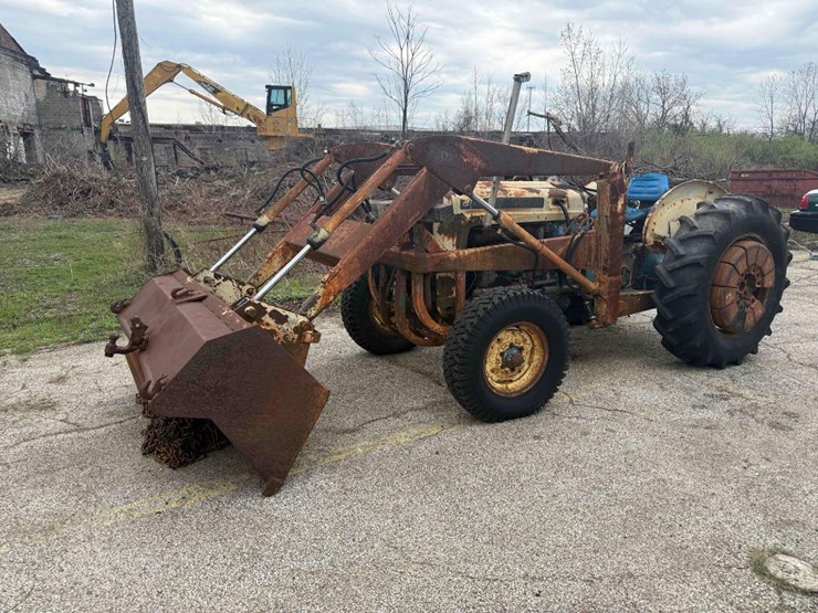 1974-ford-4000-image-31