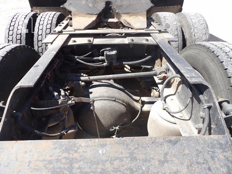 2005-kenworth-w900l-image-5