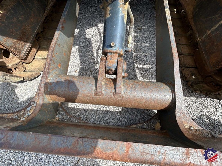 2009-komatsu-pc88mr-8-image-63