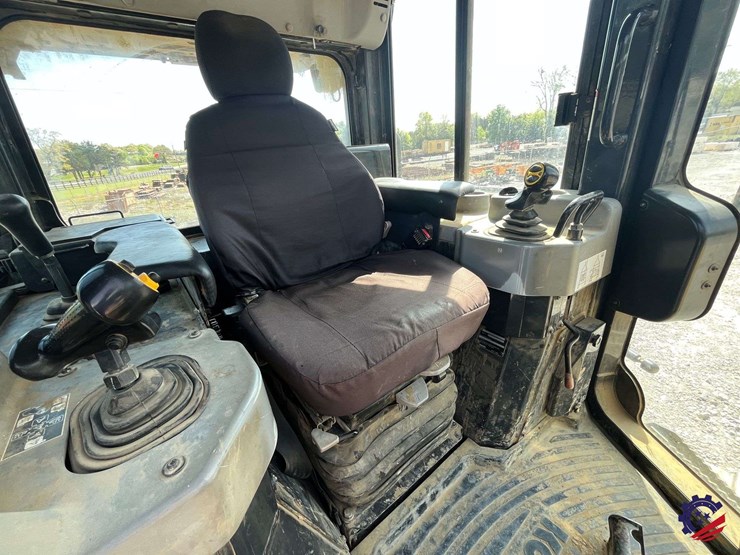 2018-komatsu-d51exi-24-image-60