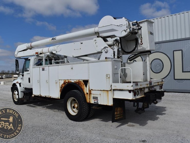 2005-international-durastar-4300-image-3