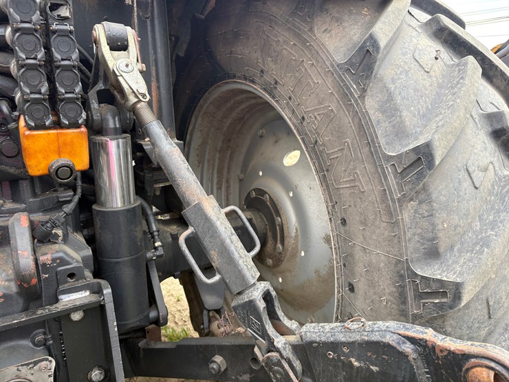 case-mxu125-tractor-image-17