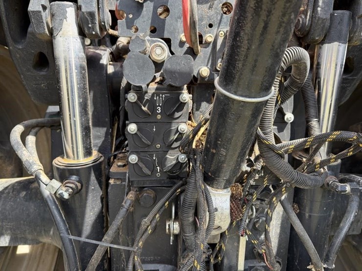 2017-case-ih-mx280-afs-magnum-tractor-image-15