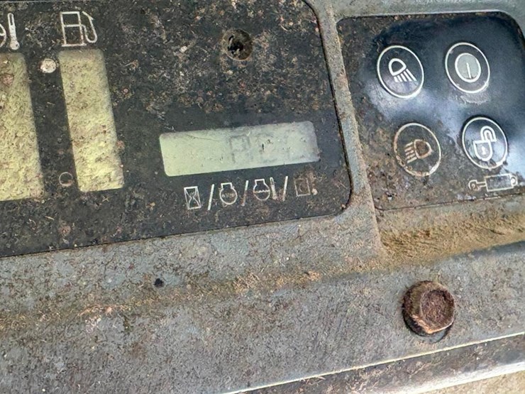 new-holland-l180-image-11