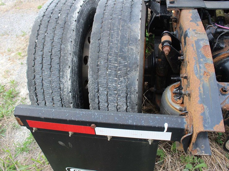 2018-freightliner-cascadia-126-image-47