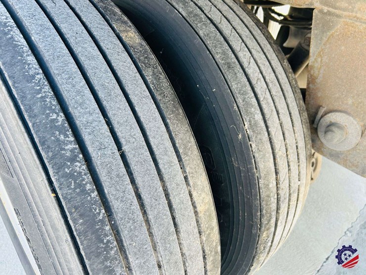 2013-hyundai-translead-image-22