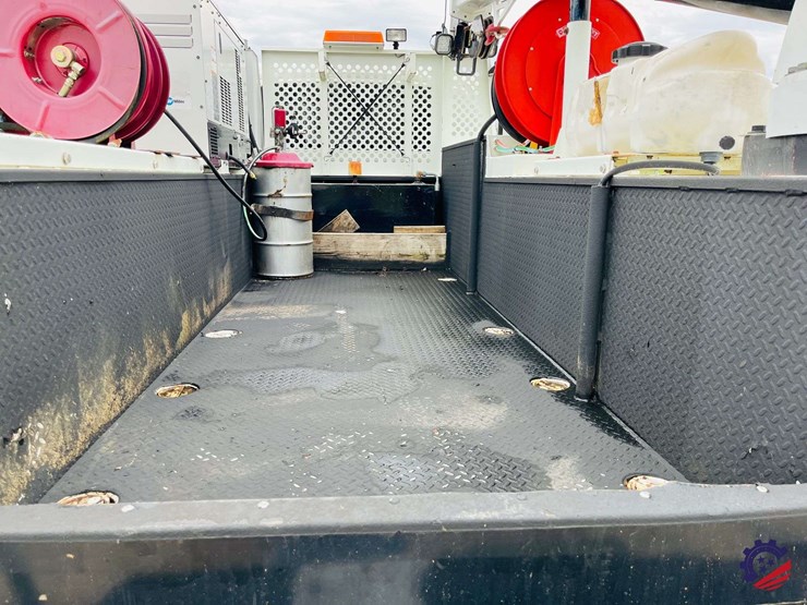 2015-international-durastar-4300-image-33