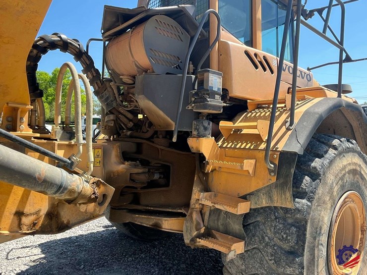 2010-volvo-a40e-image-42