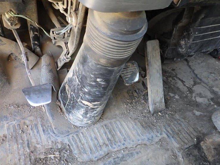 1999-isuzu-nqr-image-27