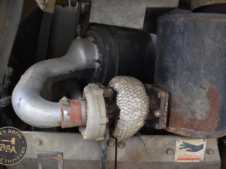 komatsu-d65ex-12-image-24