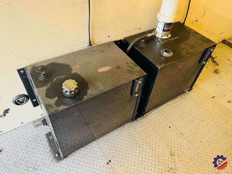 2009-gmc-savana-s/a-enclosed-roadside-service-truck-image-61