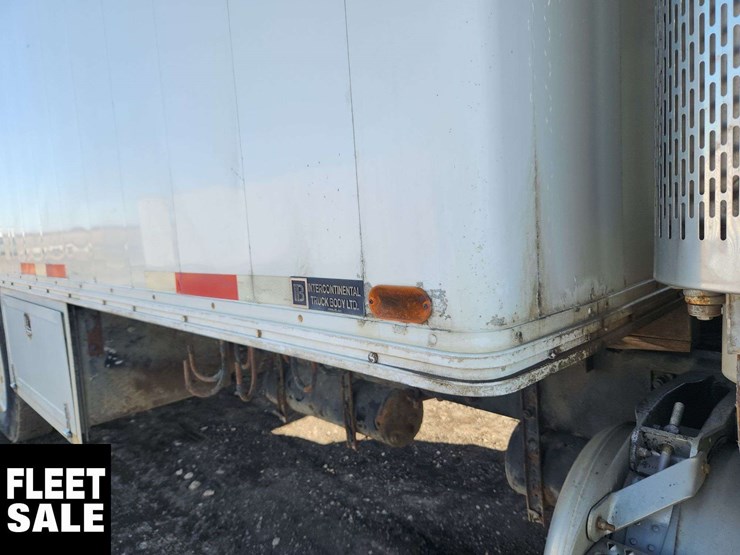 2005-peterbilt-385-image-33