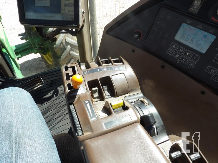 john-deere-8220-image-24