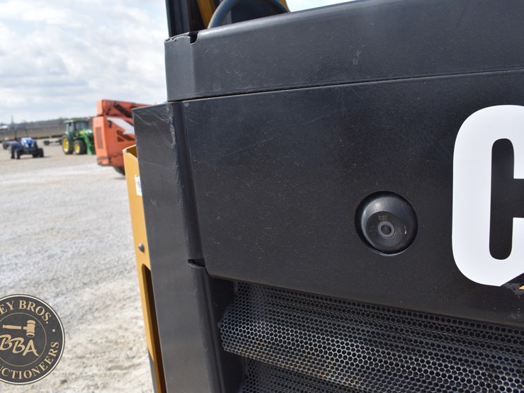 2017-caterpillar-259d-image-28