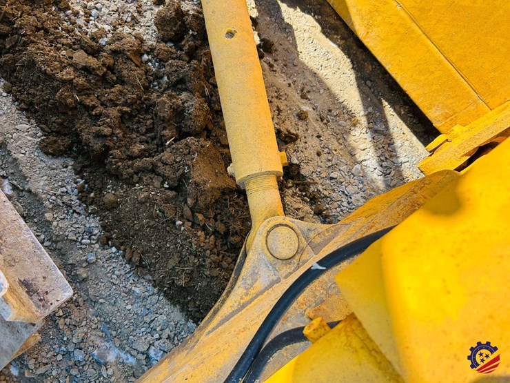 2022-komatsu-d65px-18-image-38