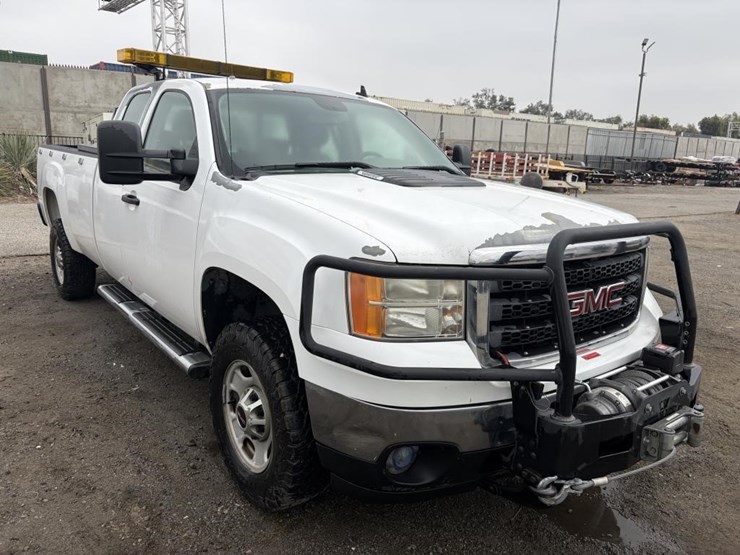 2012-gmc-sierra-2500-image-2