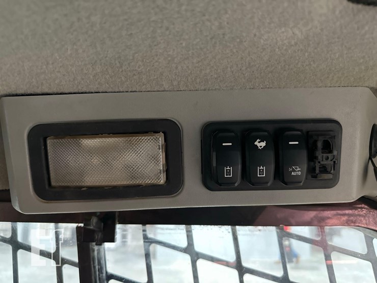 2023-caterpillar-259d3-image-25