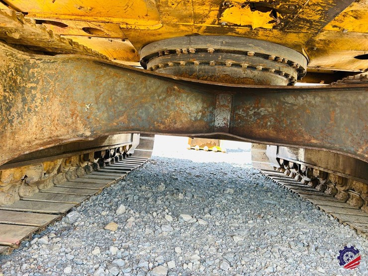 2015-komatsu-pc210-lc-image-80