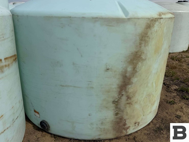 1550-gallon-round-poly-fertilizer-tank-image-7