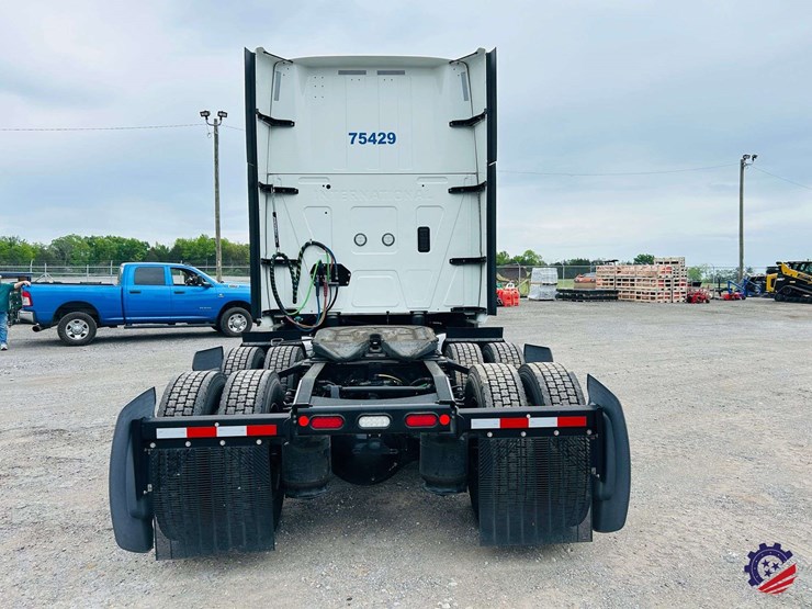 2024-international-lt62f-t/a-truck-tractor-image-5