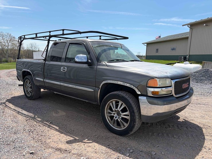 2005-gmc-sierra-limited-image-3