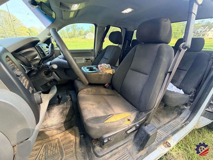 2012-chevrolet-silverado-2500hd-image-21