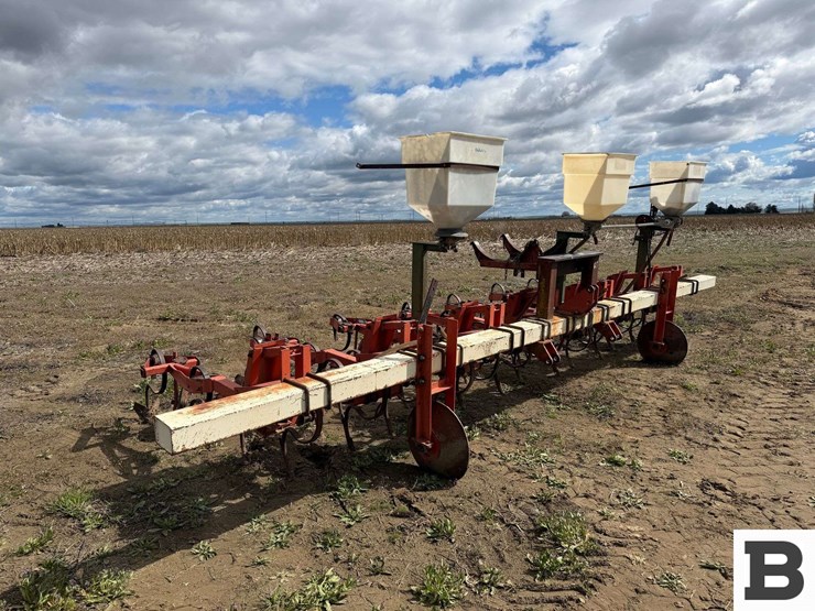 6-row-s-tine-cultivator-image-7