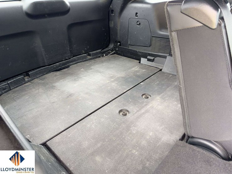 2020-ford-explorer-police-interceptor-image-27