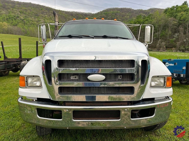 2006-ford-f750-image-8