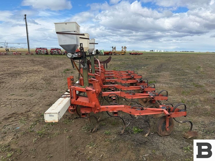 6-row-s-tine-cultivator-image-2