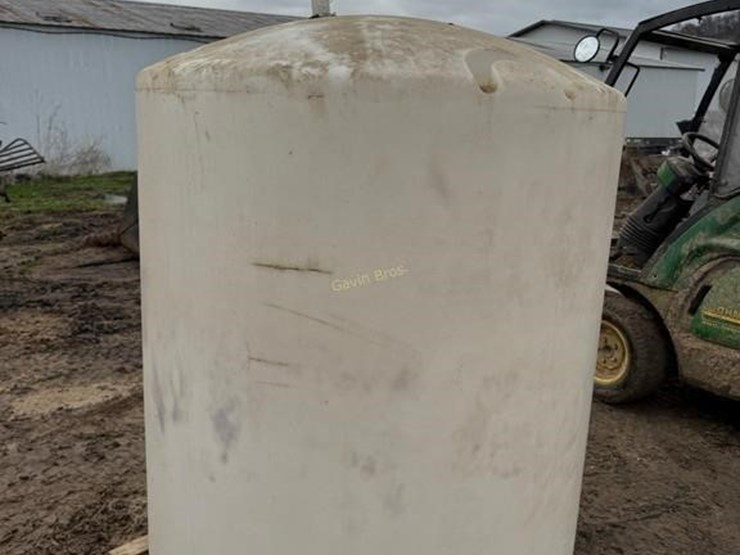 550gal-vertical-tank-image-3