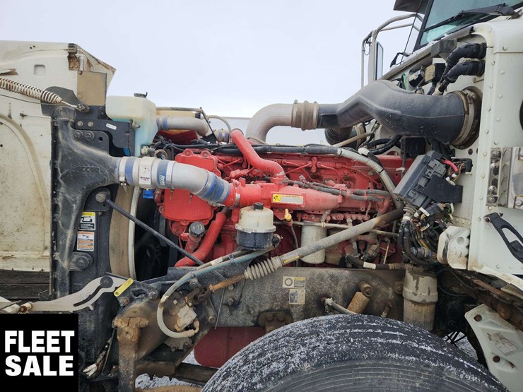 2015-peterbilt-367-image-24