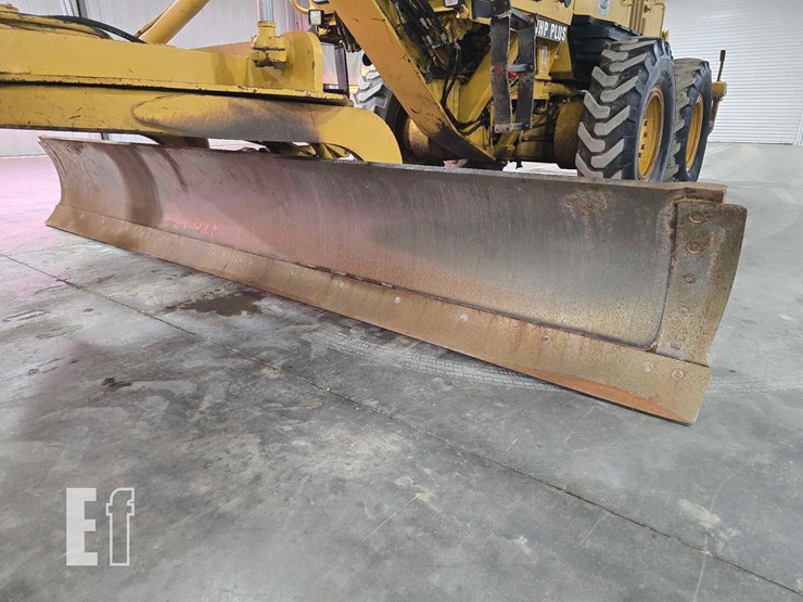 2005-caterpillar-140h-image-9