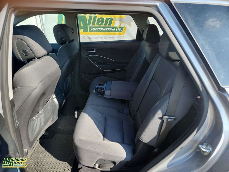 2015-hyundai-santa-fe-image-15