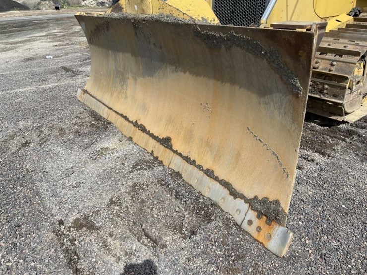 2013-komatsu-d65ex-17-image-13