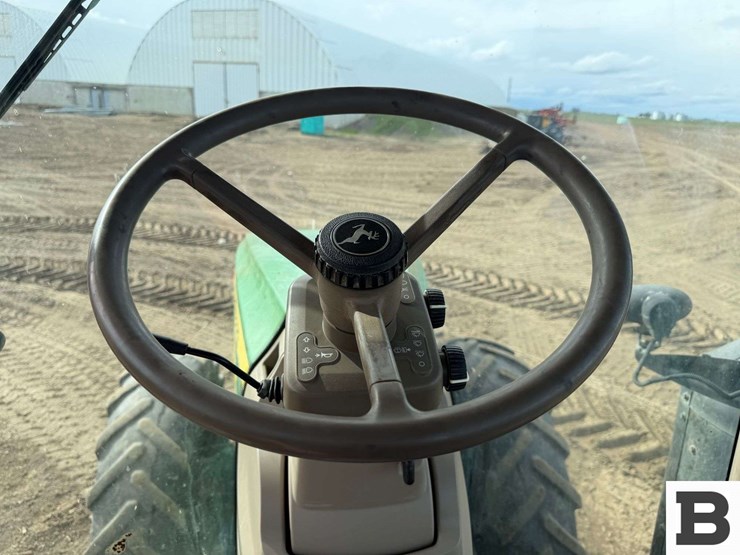 2011-john-deere-8310r-image-67