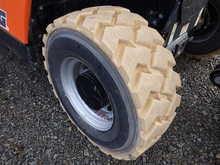 2017-jlg-g5-18a-image-16