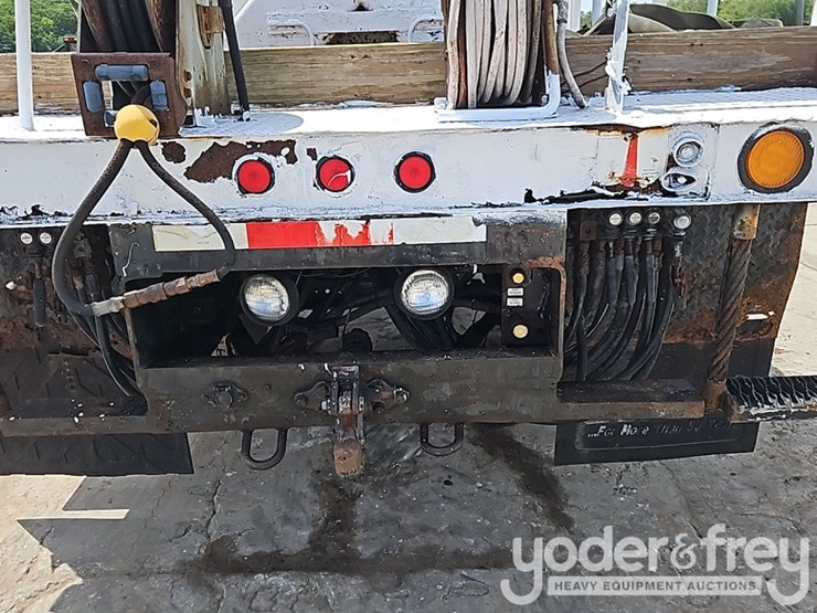 2005-international-durastar-4300-image-13