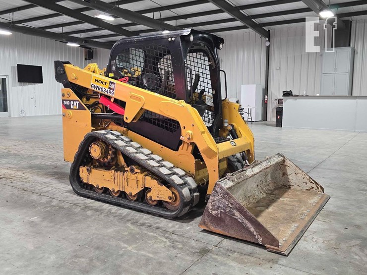 2020-caterpillar-249d-image-2