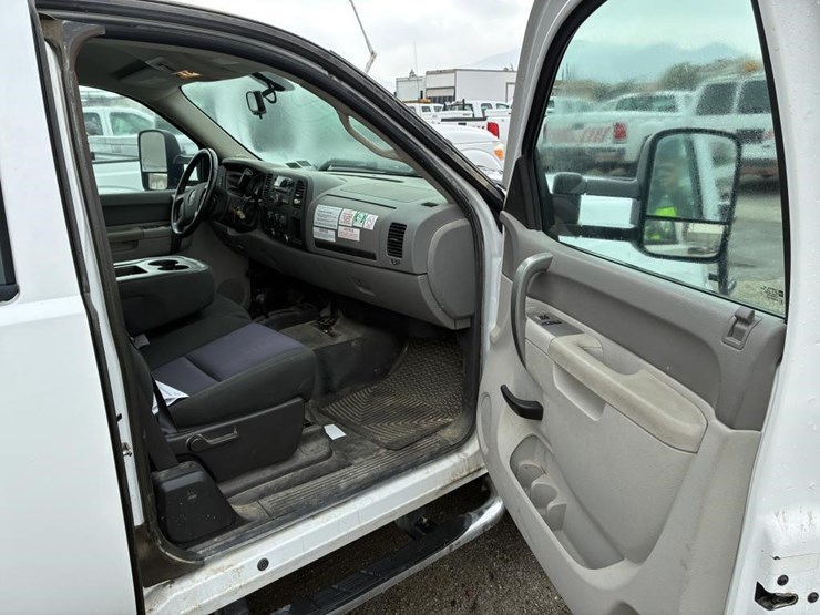 2012-gmc-sierra-3500-image-9